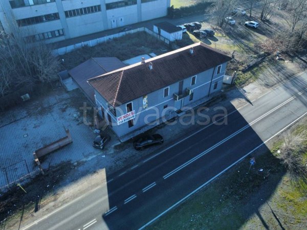 casa indipendente in vendita a Binasco