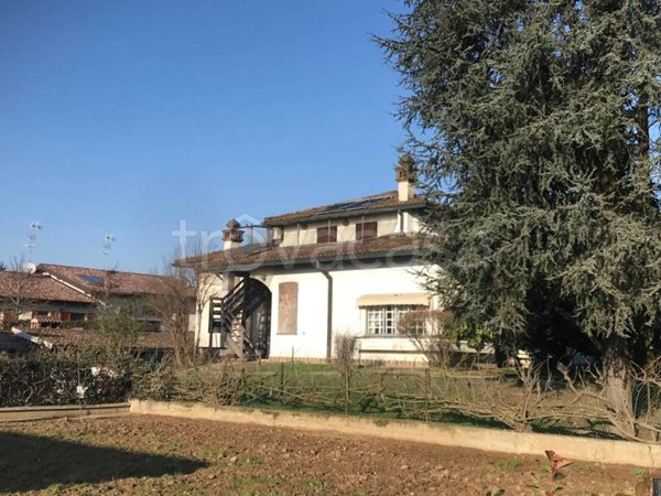 casa indipendente in vendita a Binasco