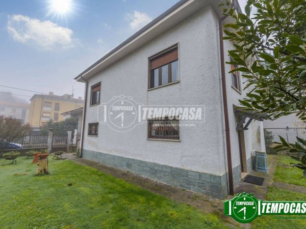 casa indipendente in vendita a Binasco