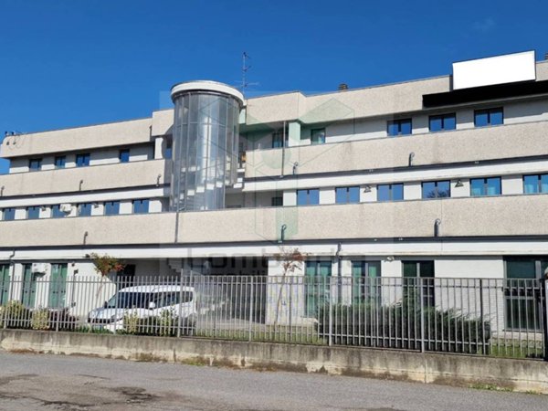 locale commerciale in vendita a Binasco