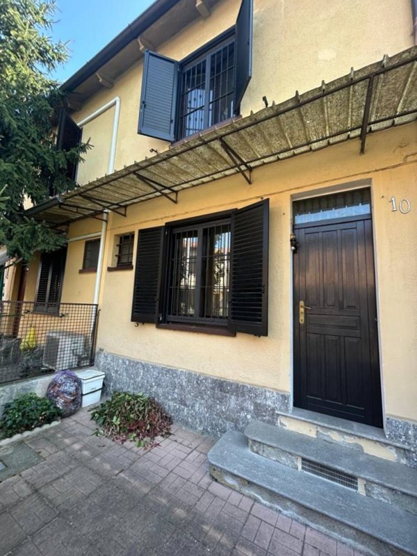 casa indipendente in vendita a Binasco