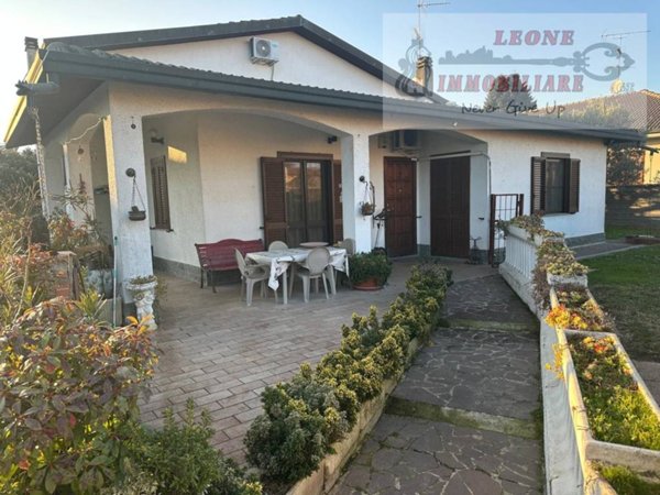 casa indipendente in vendita a Binasco
