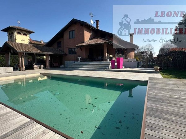 casa indipendente in vendita a Binasco