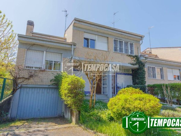 casa indipendente in vendita a Binasco