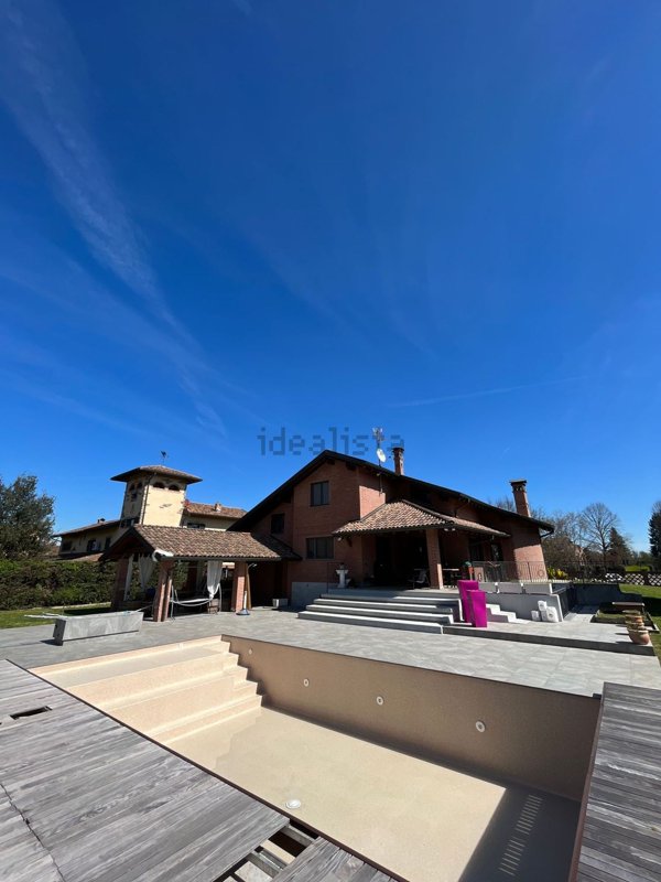 casa indipendente in vendita a Binasco