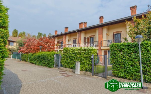 casa indipendente in vendita a Binasco