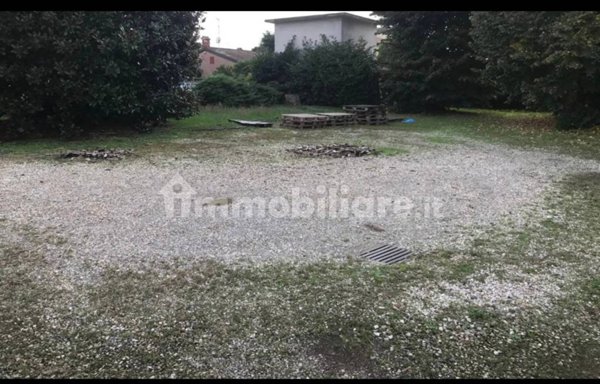 terreno edificabile in vendita a Binasco