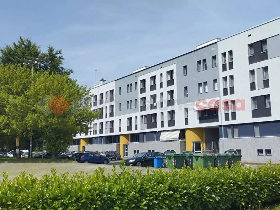 negozio in vendita a Binasco