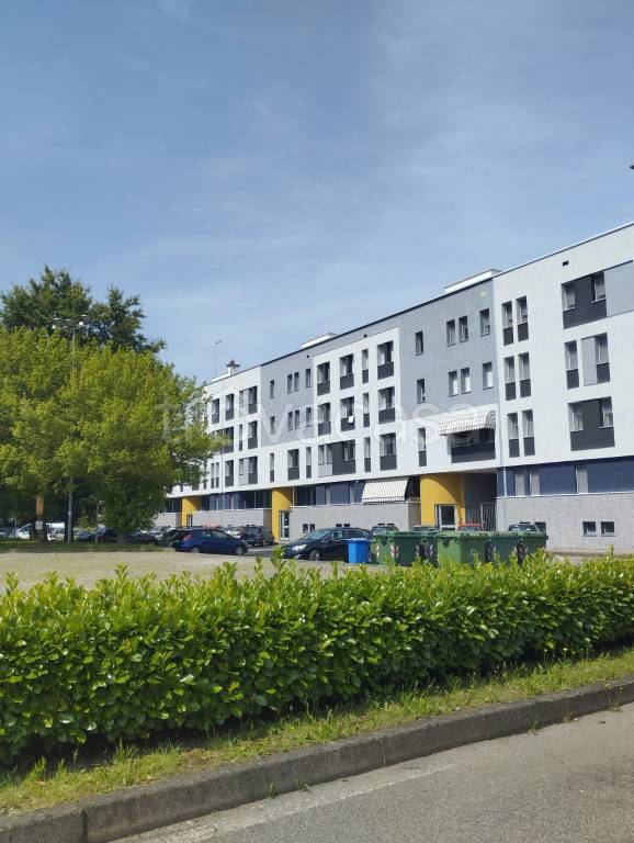 negozio in vendita a Binasco