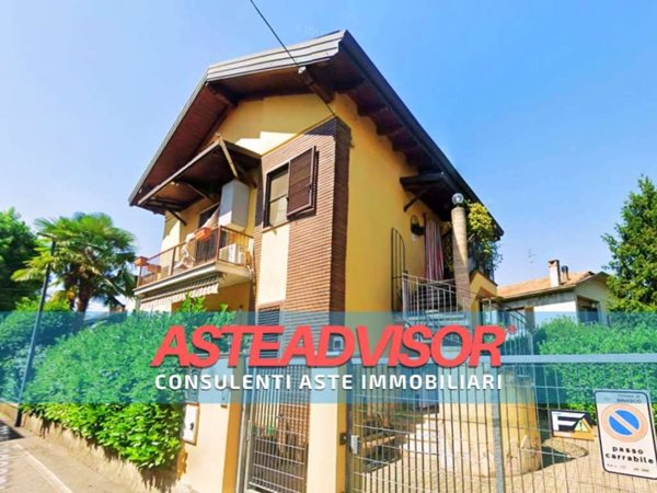 casa indipendente in vendita a Binasco