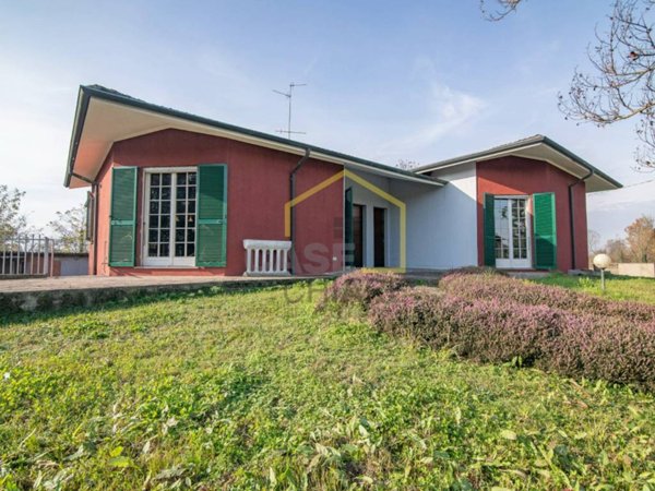 casa indipendente in vendita a Binasco