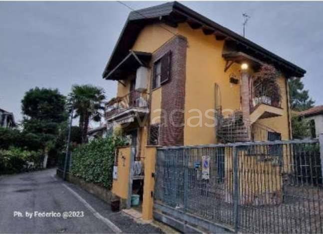 casa indipendente in vendita a Binasco