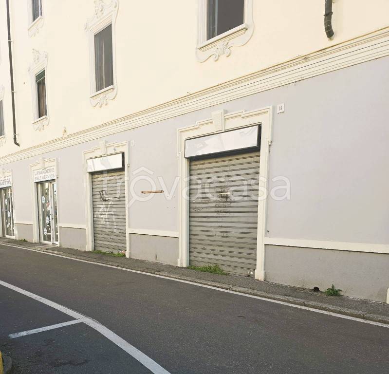 negozio in vendita a Binasco