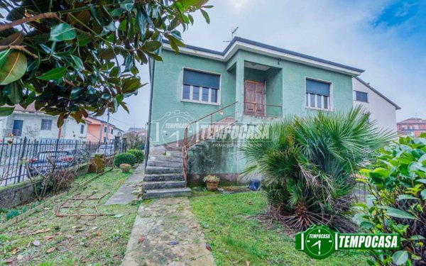 casa indipendente in vendita a Binasco