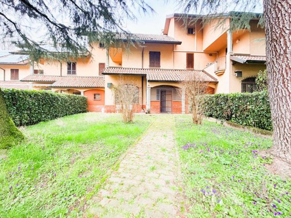 casa indipendente in vendita a Binasco