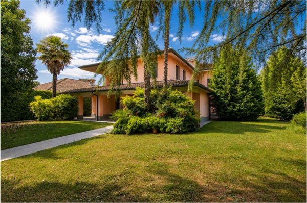 casa indipendente in vendita a Binasco
