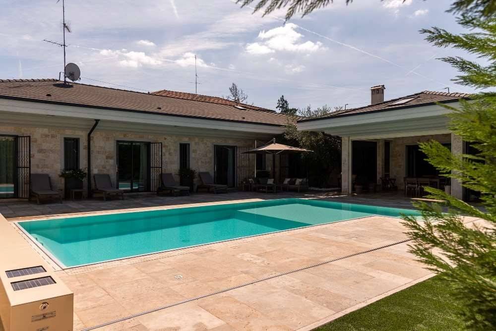 casa indipendente in vendita a Binasco