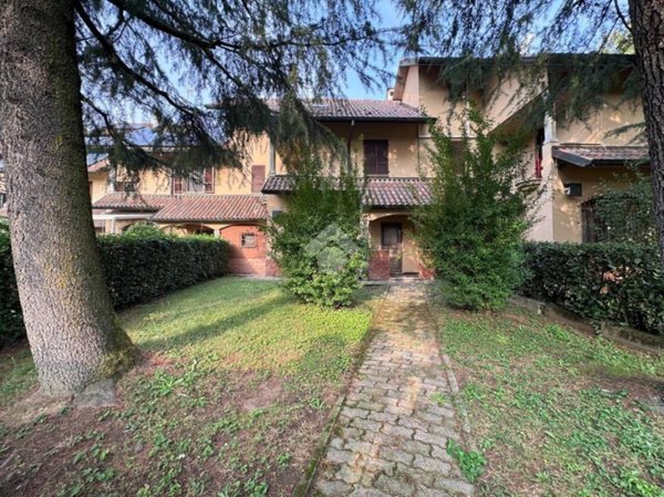 casa indipendente in vendita a Binasco