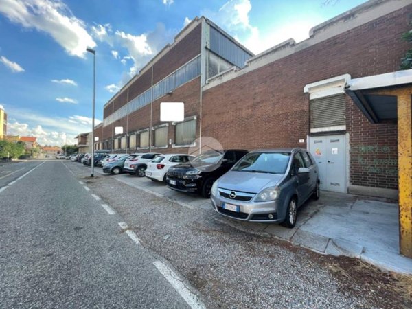 locale commerciale in vendita a Boffalora sopra Ticino