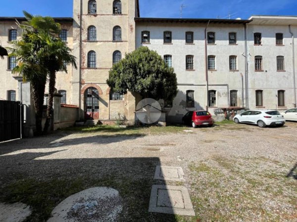 negozio in vendita a Boffalora sopra Ticino