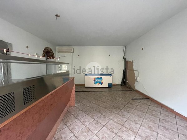 locale commerciale in vendita a Boffalora sopra Ticino