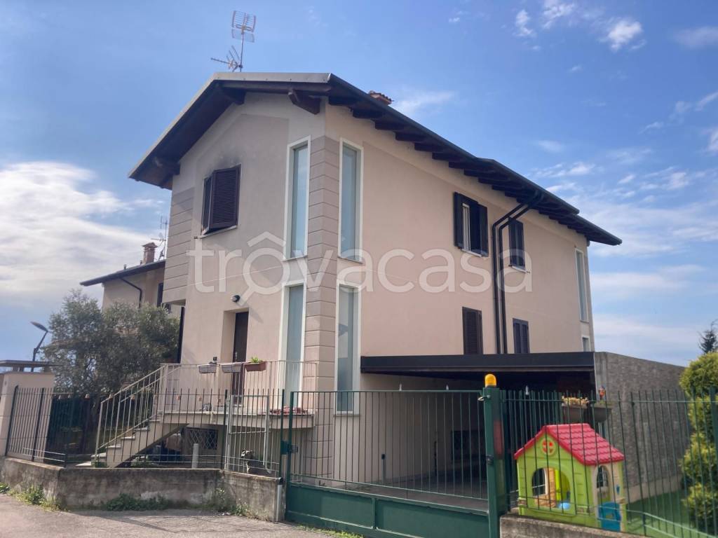 casa indipendente in vendita a Boffalora sopra Ticino