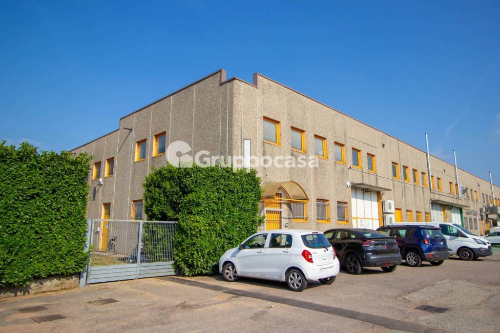 locale commerciale in vendita a Boffalora sopra Ticino