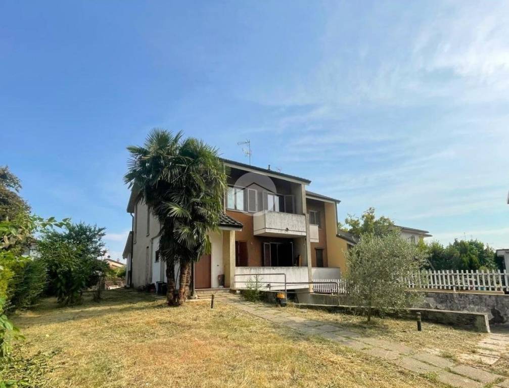 casa indipendente a Boffalora sopra Ticino in zona Pontenuovo di Boffalora