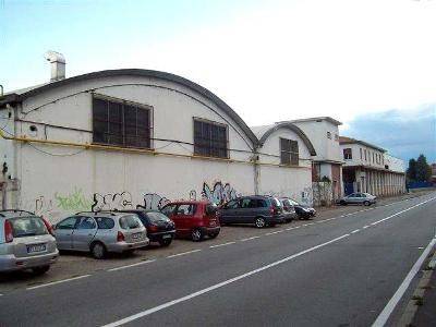 locale commerciale in vendita a Bollate in zona Ospiate