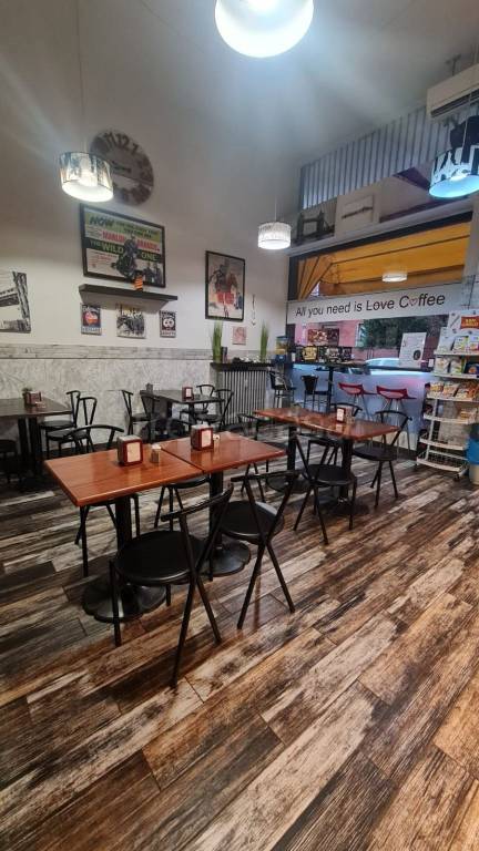 negozio in vendita a Bollate