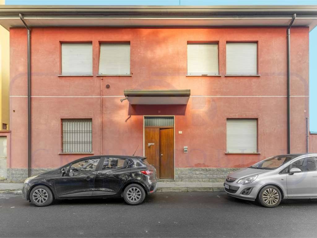 intera palazzina in vendita a Bollate