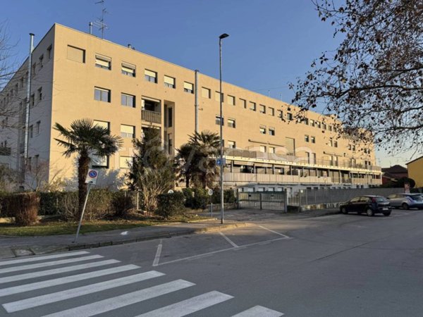 casale in vendita a Bollate