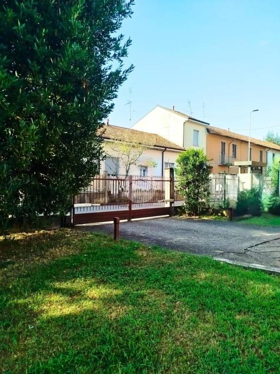 casale in vendita a Bollate
