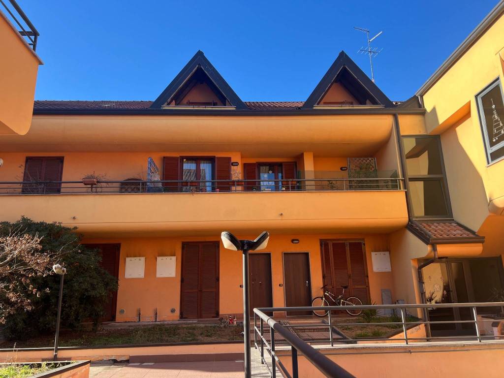 appartamento in vendita a Bollate in zona Cassina Nuova