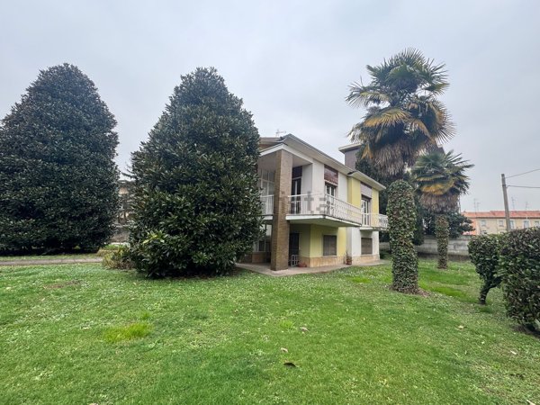 casa indipendente in vendita a Bollate in zona Cassina Nuova
