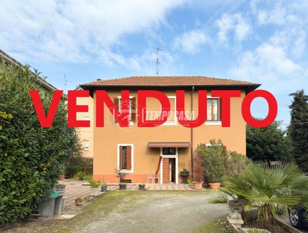 casa indipendente in vendita a Bollate in zona Cassina Nuova