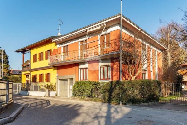 appartamento in vendita a Bollate in zona Cassina Nuova