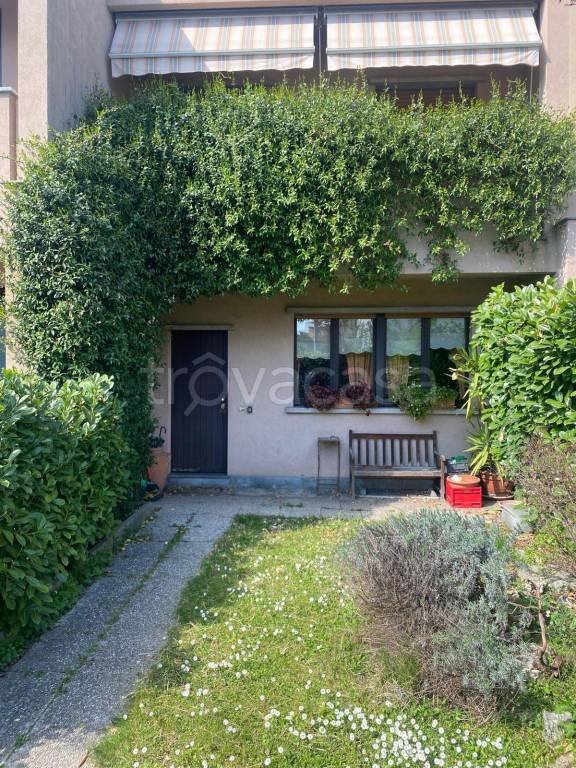 casa indipendente in vendita a Bollate