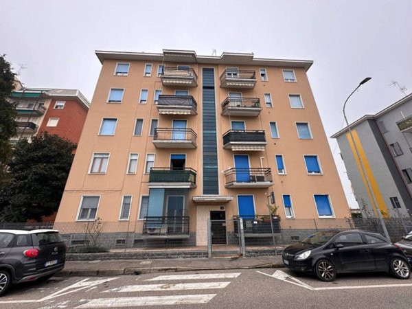 appartamento in vendita a Bollate in zona Cassina Nuova