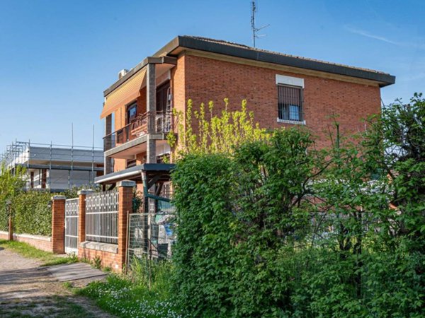 casa indipendente in vendita a Bollate in zona Ospiate