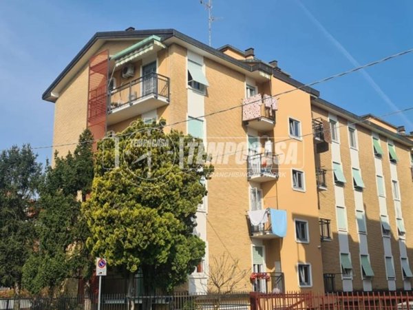 appartamento in vendita a Bollate in zona Cassina Nuova