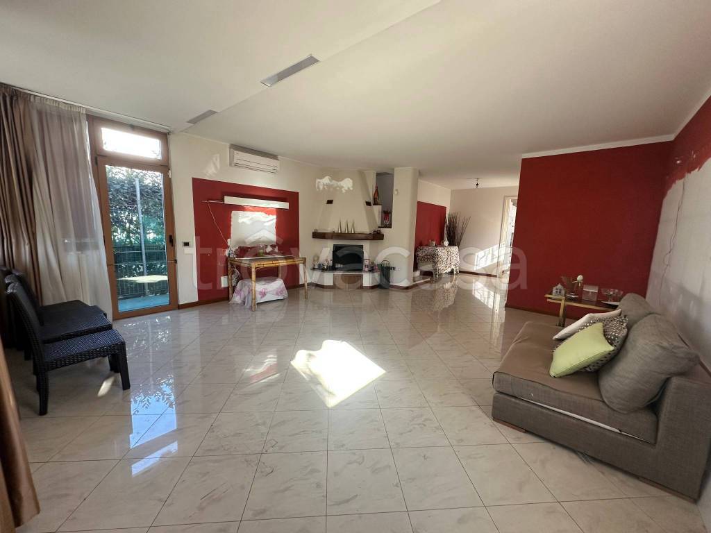 casa indipendente in vendita a Bollate