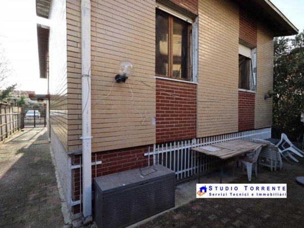casa indipendente in vendita a Bollate in zona Ospiate
