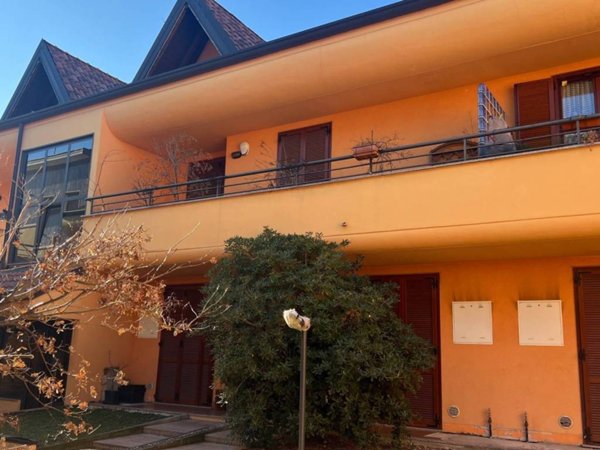 appartamento in vendita a Bollate in zona Cassina Nuova