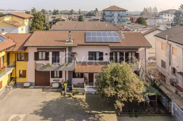 casa indipendente in vendita a Bollate