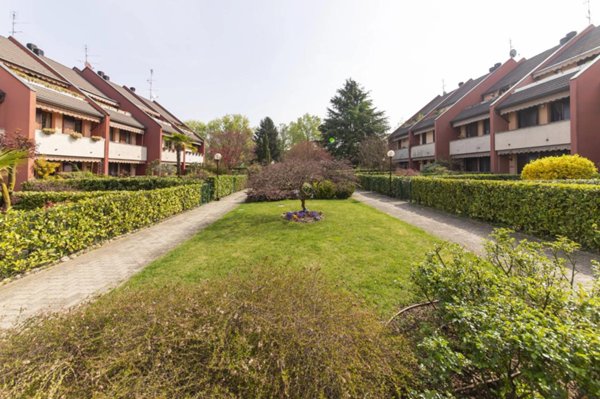 casa indipendente in vendita a Bollate