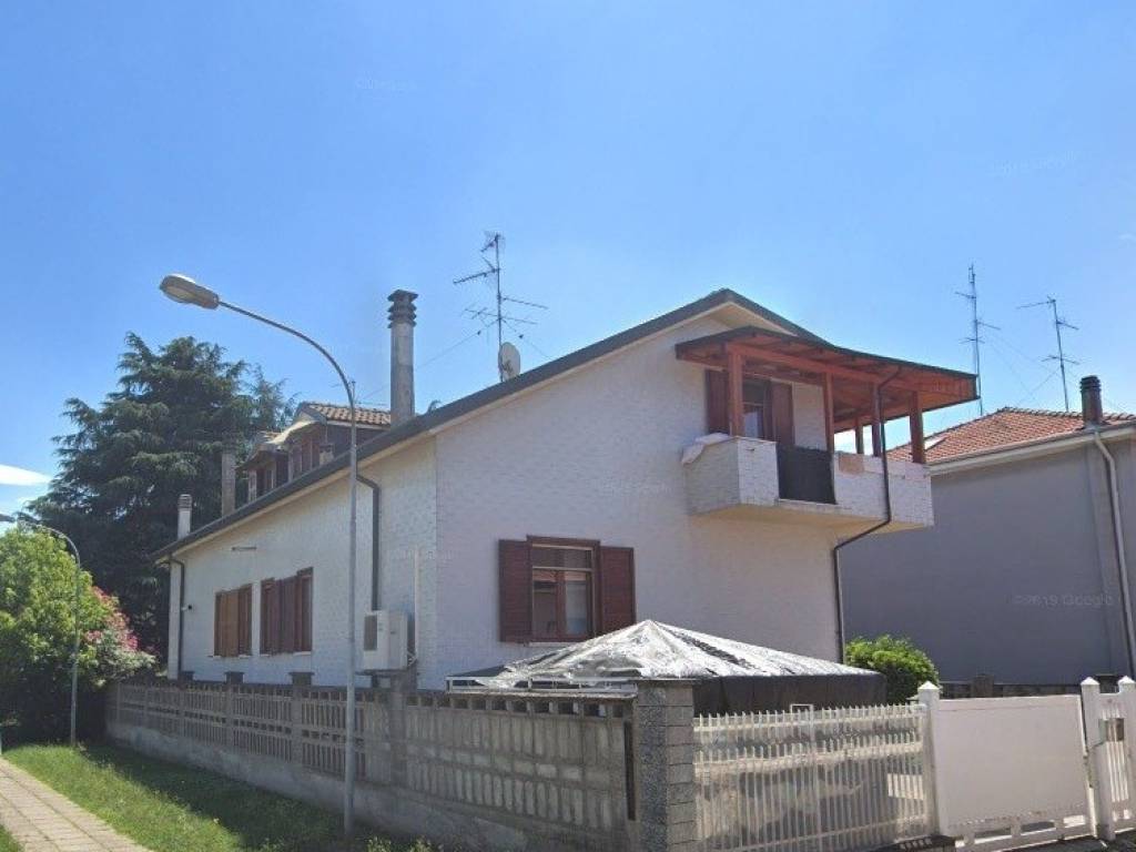 casa indipendente in vendita a Bollate in zona Cassina Nuova