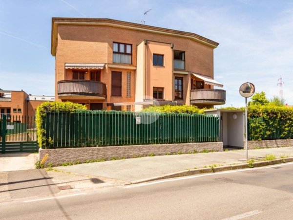 appartamento in vendita a Bollate in zona Cassina Nuova