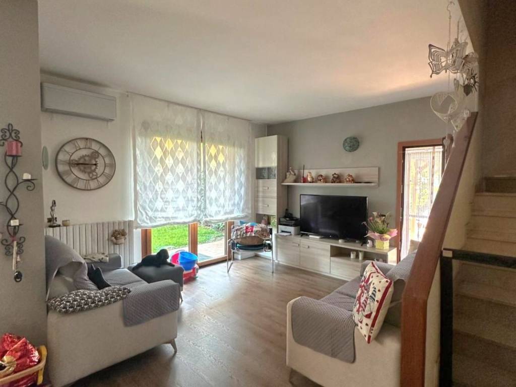 casa indipendente in vendita a Bollate