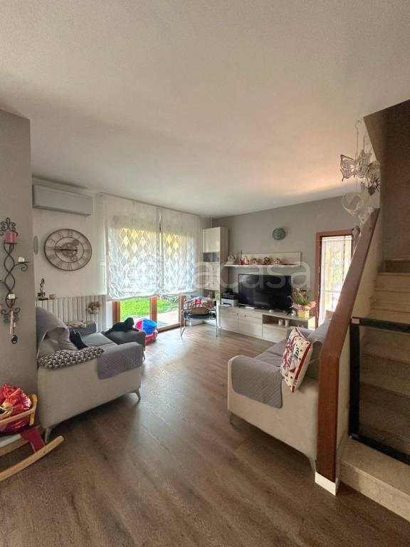 casa indipendente in vendita a Bollate